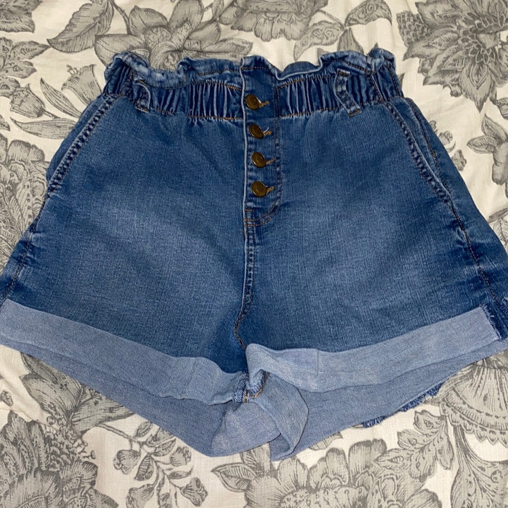 Frilled Top, High Waisted, Short Shorts.